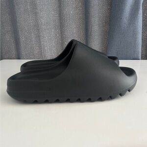 Yeezy Slide Black